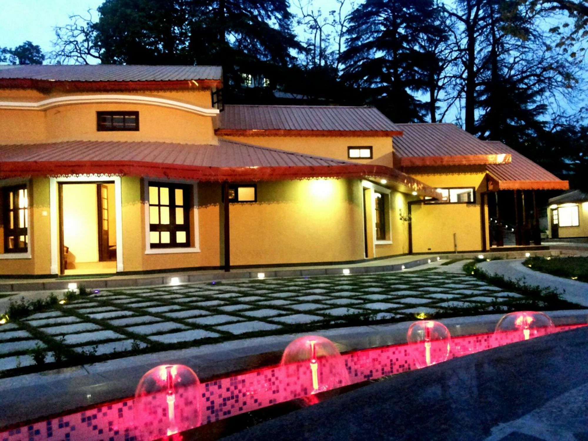 Treebo Trend Royal Mansion Hotel Mussoorie Ngoại thất bức ảnh
